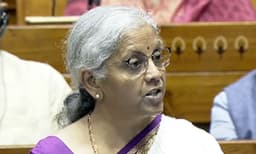 സംസ്ഥാനങ്ങളുടെ പേര് പറഞ്ഞില്ലെങ്കില്‍ സര്‍ക്കാരിന്റെ പദ്ധതികള്‍ അവിടെ എത്തുന്നില്ലെന്നാണോ? തിരിച്ചടിച്ച് ധനമന്ത്രി