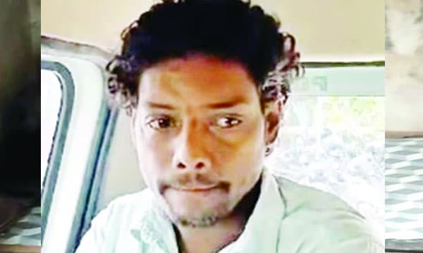 മദ്യപിച്ചെത്തിയ മകന് അക്രമാസക്തനായി; പക്ഷാഘാതം ബാധിച്ച് നാലുവര്ഷമായി കിടപ്പിലായ പിതാവിനെ മര്ദിച്ചു ; അതിന് ശേഷം നിലത്തേക്ക് വലിച്ചെറിഞ്ഞു കൊലപ്പെടുത്തി