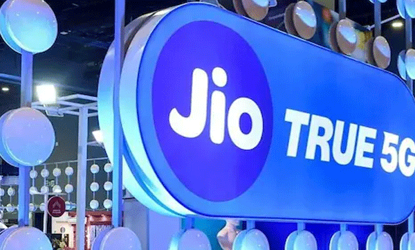 മൊബൈല്‍ ടവര്‍ സ്ഥാപിക്കാന്‍ ഭൂമി വിട്ടുകൊടുത്താല്‍ 30 ലക്ഷം രൂപ അഡ്വാന്‍സ്, 25,000 രൂപ വാടക! സത്യമെന്ത് ?