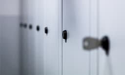 ശവസംസ്‌കാര ചിലവ് വര്‍ദ്ധിക്കുന്നു: ചിതാഭസ്മം ലോക്കറില്‍ സൂക്ഷിക്കണമെന്ന് ചൈനീസ് യുവതി
