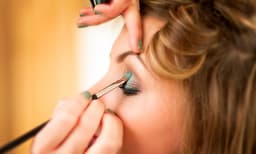 കോസ്മറ്റിക്‌സ് ഉപയോഗിക്കുന്ന സ്ത്രീകളുടെ ശ്രദ്ധയ്ക്ക്...!