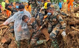 മരണം 292 ആയി, 240 പേര്‍ ഇപ്പോഴും കാണാമറയത്ത് ; 1700 പേര്‍ ക്യാമ്പുകളില്‍, ആറു സോണുകളാക്കി ഇന്ന് തെരച്ചില്‍