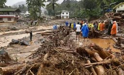 ദുരന്തത്തില്‍നിന്ന് ഓടിയെത്തിയത് കാട്ടാനയ്ക്ക് മുന്നില്‍, നിലവിളിച്ചതും കൊമ്പന്‍ വഴിമാറി ; അച്ഛനമ്മമാര്‍ക്കായി കാത്തിരിക്കുന്ന കുരുന്നുകളും മക്കള്‍ക്കായി കാത്തിരിക്കുന്ന അച്ഛനും അമ്മയും