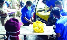 ചാലിയാറില്‍ നിന്ന് 58 മൃതദേഹങ്ങളും 95 ശരീരഭാഗങ്ങളും കണ്ടെടുത്തു ;  32 പുരുഷന്മാരുടെയും 23 സ്ത്രീകളുടെയും മൂന്ന് കുട്ടികളുടേയും ; 146 എണ്ണവും കൊണ്ടുപോയത് വയനാട്ടിലേക്ക്