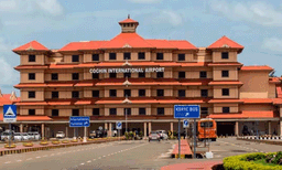 ലഗേജിൽ എന്തെന്ന് ചോദിച്ചത് ഇഷ്ടപ്പെട്ടില്ല , ബോംബെന്ന് യാത്രക്കാരന്‍; വിമാനം വൈകിയത് 2 മണിക്കൂർ
