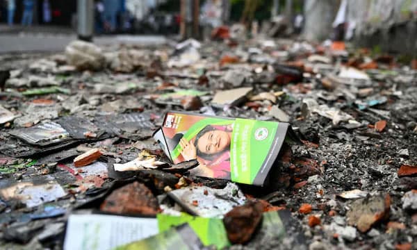 ബംഗ്‌ളാദേശില്‍ നിന്നും നിരവധി ഇന്ത്യന്‍വിദ്യാര്‍ത്ഥികള്‍ മടങ്ങി;  ഇന്ത്യന്‍ വിസ അപേക്ഷാ കേന്ദ്രങ്ങളും അടച്ചു 