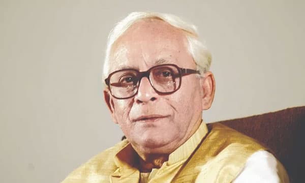 ബംഗാളില്‍ സി.പി.എമ്മിനെ തകര്‍ത്ത ബുദ്ധദേവ് ഭട്ടാചാര്യ, മികച്ച പ്രതിഛായയില്‍ മുഖ്യമന്ത്രിയായി ; സംസ്ഥാനത്തുനിന്ന് ഒരു ലോക്‌സഭാ എം.പി. പോലുമില്ലാതെ തിരിച്ചടിയുടെ കാലത്ത് വിടവാങ്ങല്‍ 