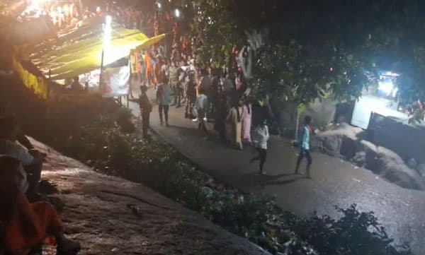 ബീഹാറിലെ ബാബ സിദ്ധേശ്വര്‍ ക്ഷേത്രത്തില്‍ തിക്കും തിരക്കും ; മൂന്ന് സ്ത്രീകളടക്കം ഏഴുപേര്‍ മരിച്ചു, 35 പേര്‍ക്ക് പരിക്ക്