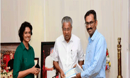 റീ-ബില്‍ഡ് വയനാട്; നോര്‍ക്ക റൂട്ട്സ് സമാഹരിച്ച 28 ലക്ഷം രൂപയുടെ ചെക്കുകള്‍ മുഖ്യമന്ത്രിക്ക് കൈമാറി