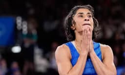 കായിക കോടതിയും കൈവിട്ടു; വിനേഷ് ഫോഗട്ടിന് വെള്ളി മെഡലില്ല, അപ്പീൽ തള്ളി 