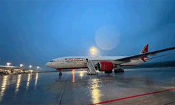 ലണ്ടനിൽ എയർ ഇന്ത്യയുടെ ക്യാബിൻ വനിതാ ക്രൂ അംഗത്തെ ഹോട്ടൽ മുറിയിൽ ശാരീരികമായി പീ‍ഡിപ്പിച്ചതായി പരാതി