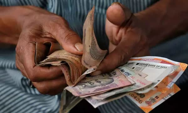 പൊളിക്കാന്‍ പ്രതിപക്ഷമെന്ന ആരോപണം ; സാലറി ചലഞ്ചില്‍ സര്‍ക്കാരിന് ചലഞ്ച്