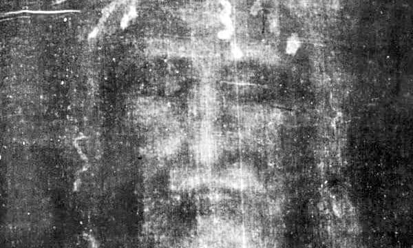 ഈ കച്ച കുരിശുമരണം വരിച്ച യേശുവിന്റെ ശരീരം പൊതിയാന്‍ ഉപയോഗിച്ചതാണെന്നാണു വിശ്വാസം; ടൂറിനിലെ കച്ചയ്ക്ക് 2000 വര്‍ഷം പഴക്കമുണ്ടെന്നു ശാസ്ത്രജ്ഞരുടെ സ്ഥിരീകരണം