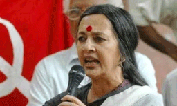 ഹേമ കമ്മിറ്റി റിപ്പോര്‍ട്ടില്‍ കേസിന് ശുപാര്‍ശയില്ല, പരാതിപ്പെട്ടാല്‍ മാത്രം കേസ്; സര്‍ക്കാരിന്റെ നിലപാടിന് പിന്തുണച്ച് ബൃന്ദ കാരാട്ട്‌
