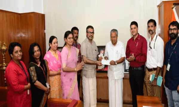  കരുതലില്‍ രണ്ട് ദിനംകൊണ്ട് 20 കോടി ഏഴ് ലക്ഷം; വയനാടിന്‍റെ പുനരധിവാസത്തിന് കുടുംബശ്രീയും പങ്കാളികള്‍