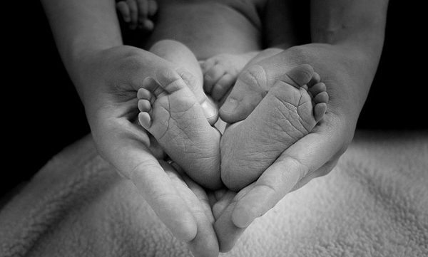 തൃശൂര്‍ റെയില്‍വേ സ്റ്റേഷന്‍ മേല്‍പ്പാലത്തില്‍ നവജാത ശിശുവിന്റെ മൃതദേഹം
