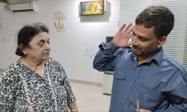 യാത്രയ്ക്കിടെ ഡയമണ്ട് ആഭരണം അടങ്ങിയ ബാഗ് മറന്നു: തിരികെ ഏല്‍പ്പിച്ച് ഓട്ടോ ഡ്രൈവര്‍, പ്രശംസിച്ച് സോഷ്യല്‍ മീഡിയ
