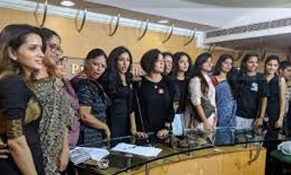 ഹേമകമ്മറ്റി റിപ്പോര്‍ട്ടില്‍ തുടര്‍നടപടികളടക്കം ചര്‍ച്ചയായി; ഡബ്‌ള്യൂസിസി അംഗങ്ങള്‍ മുഖ്യമന്ത്രിയുമായി കൂടിക്കാഴ്ച നടത്തി
