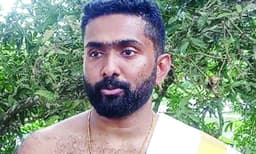 മദ്രാസില്‍നിന്ന് എം.ടെക് പഠനത്തിനുശേഷം ഷിക്കാഗോയില്‍ ജോലി ; പാര്‍ത്ഥസാരഥിക്ക് ഓണവിഭവങ്ങള്‍ നല്‍കാന്‍ എന്‍ജിനീയറായ അനൂപ് ഭട്ടതിരിയെത്തിയത് അമേരിക്കയില്‍നിന്ന് 