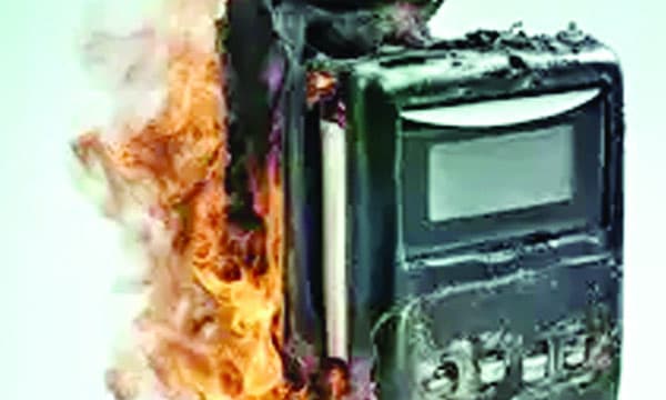 തുടര്‍ച്ചയായ രണ്ടു ദിവസങ്ങളില്‍, വ്യത്യസ്ത ആശയവിനിമയ ഉപകരണങ്ങള്‍ കേന്ദ്രീകരിച്ചു നടന്ന സ്‌ഫോടനപരമ്പര; ലബനനില്‍ പൊട്ടിത്തെറിച്ച ഉപകരണങ്ങള്‍ വ്യാജമായി നിര്‍മിച്ചതെന്നു സംശയം 