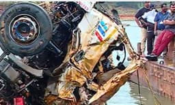 കണ്ണീരോര്‍മ്മയായി അര്‍ജുന്‍ ; ഷിരൂര്‍ദൗത്യത്തില്‍ മൃതദേഹം നാട്ടിലെത്തിക്കാനുള്ള നടപടികള്‍ തുടങ്ങും