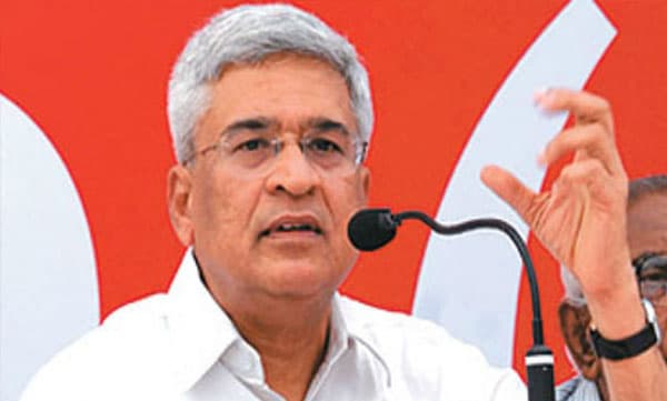 പ്രകാശ് കാരാട്ട് നയിക്കും: സിപിഎം പിബിയുടെയും കേന്ദ്ര കമ്മിറ്റിയുടെയും കോർഡിനേറ്ററായി താത്കാലിക ചുമതല
