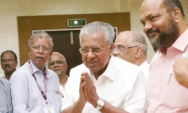 വാര്‍ത്ത തെറ്റായി വ്യാഖ്യാനിച്ചെന്ന് മുഖ്യമന്ത്രിയുടെ ഓഫീസ് ; വിവാദം അവസാനിപ്പിക്കണമെന്ന് ഹിന്ദുവിന് കത്ത് 