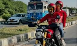 

ഇടയ്‌ക്കൊക്കെ വെറൈറ്റി വേണ്ടേ? ഭാര്യയുമൊത്ത് ഫുഡ് ഡെലിവറി ചെയ്യാനിറങ്ങി സൊമാറ്റോ സിഇഒ: അനുകൂലിച്ചും വിമര്‍ശിച്ചും നെറ്റീസണ്‍സ് 
