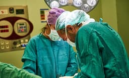 

വയറുവേദനയുമായി ആശുപത്രിയില്‍ എത്തി: 31 കാരിയുടെ വയറ്റില്‍ നിന്ന് നീക്കം ചെയ്തത് 2 കിലോഗ്രാം മുടി 
