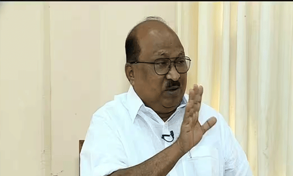 വിമാനയാത്രക്ക് 7.14 ലക്ഷം; ഇന്ധനത്തിനായി 95206 രൂപ; കെ.വി. തോമസിനായി ചെലവാക്കിയ കണക്ക് നിരത്തി മുഖ്യമന്ത്രി