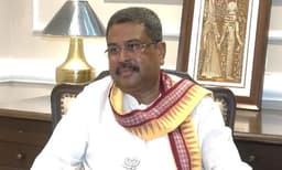 ഹരിയാനയില്‍ കോണ്‍ഗ്രസിനെ തകര്‍ത്തത് ഇയാള്‍ ; പ്രതികൂല സാഹചര്യത്തില്‍ അനുകൂല കാലാവസ്ഥ സൃഷ്ടിച്ച ധര്‍മ്മേന്ദ്രപ്രധാന്‍