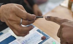 പാലക്കാട്‌ കോട്ടയില്‍ അങ്കം കനക്കും; ബി.ജെ.പി. ചരിത്രം കുറിക്കു​മോ ?  മത്സരം യു.ഡി.എഫും ബി.ജെ.പിയും നേരിട്ട്, മൂന്നാംസ്ഥാനത്തുനിന്ന് നിലമെച്ചപ്പെുത്താന്‍ സി.പി.എം.