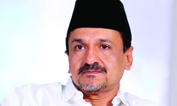 രഹസ്യമായി  ഉമര്‍ഫൈസി മുക്കത്തെ പിന്തുണച്ച് സമസ്തയിലെ ഒരു വിഭാഗം; ലീഗ് അദ്ധ്യക്ഷന്‍ സാദിഖലി തങ്ങള്‍ക്കെതിരേ പടയൊരുക്കം