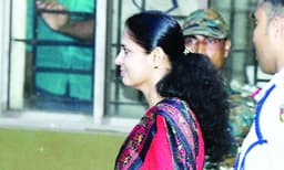 പി.പി. ദിവ്യ ഒളിവില്‍ക്കഴിഞ്ഞത് എരിപുരത്തെ ബന്ധുവീട്ടില്‍ ; പോലീസ് കസ്റ്റഡിയില്‍ എടുത്തത് മൊബൈല്‍ ടവര്‍ ലൊക്കേഷന്‍ കണ്ടെത്തി ; മാറ്റിയത് കണ്ണൂര്‍ പള്ളിക്കുന്നിലെ വനിതാജയിലിലേക്ക് 