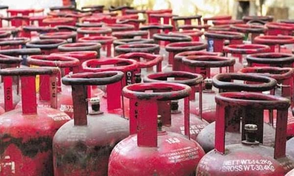 വാണിജ്യ എല്‍പിജി ഗ്യാസ് സിലിണ്ടറുകളുടെ വില വര്‍ദ്ധിച്ചു ; സിലിണ്ടറിന്റെ വില 1810 രൂപ 50 പൈസയായി കൂടി