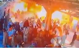 പാകിസ്താനിലെ റെയില്‍വേ സ്‌റ്റേഷനില്‍ സ്‌ഫോടനം ; 24 പേര്‍ കൊല്ലപ്പെട്ടു, 46 പേര്‍ക്ക് പരിക്കേറ്റു, ഞെട്ടിക്കുന്ന വീഡിയോ