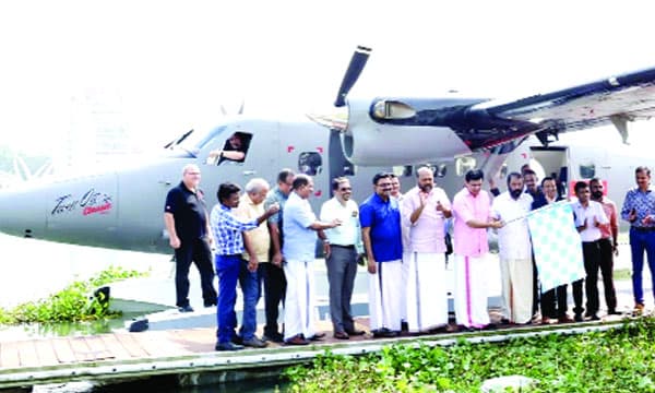 സീപ്ലെയിന്‍ പദ്ധതിയുടെ പിതൃത്വം: സി.പി.എമ്മിനെ പരിഹസിച്ച് കോണ്‍ഗ്രസ്
