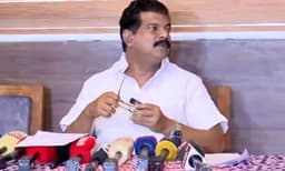 വിലക്ക് ലംഘിച്ച് വാര്‍ത്താസമ്മേളനം നടത്തി പി.വി. അന്‍വര്‍ ; നടപടിയെടുക്കുമെന്ന ഉദ്യോഗസ്ഥര്‍