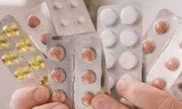 പത്തടിച്ചാല്‍ മണിക്കൂറുകളോളം ചില്ലായി നില്‍ക്കാം, കഞ്ചാവോ, എം.ഡി.എം.എയോ പോലെ പിടിക്കുകയുമില്ല; ബി.പി.യുടെ മരുന്നും ലഹരിയാകുന്നു ...! 250 കുപ്പിയുമായി ആലപ്പുഴക്കാരന്‍ പിടിയില്‍ 