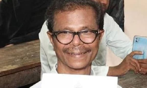 സ്‌കൂളില്‍ പോകാന്‍ പുസ്തകവും വസ്ര്തവുമില്ല എന്ന അവസ്ഥയില്‍ അന്ന് പഠനം നിര്‍ത്തി ; ഏഴാംക്ലാസ്സ് കടന്നു, ഇനി ലക്ഷ്യം പത്താംക്ലാസ്സ് ; വര്‍ഷങ്ങള്‍ക്കിപ്പുറം ഇന്ദ്രന്‍സ് ഇപ്പോള്‍ ഹാപ്പി 