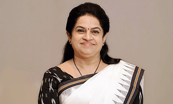 മുങ്ങാന്‍ പോകുന്ന കപ്പലിലാണ് കയറിയത്,വെറുപ്പിന്റെയും പാപികളുടെയും ഇടയിലേക്കാണ് എത്തിയിരിക്കുന്നത്; സന്ദീപ് വാര്യര്‍ക്ക് മറുപടിയുമായി പത്മജ വേണുഗോപാല്‍