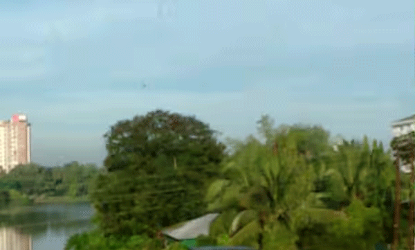 കുറുവാ ഭീതി; കുണ്ടന്നൂർ പാലത്തിനടിയിലെ കുട്ടവഞ്ചിക്കാരെ ഒഴിപ്പിക്കുന്നു