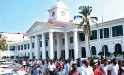 മോടി വേണ്ട, വാഹനം വാങ്ങേണ്ട ; ചെലവു ചുരുക്കണമെന്ന് വകുപ്പുകളോട് സര്‍ക്കാര്‍ ; കോവിഡ് കാലത്തെ നിയന്ത്രണങ്ങള്‍ തുടരും 