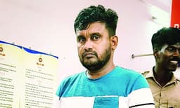ബാഗില്‍ 6 ലക്ഷത്തിന്റെ മൊബൈല്‍ ഫോണുകള്‍, ഐപാഡുകള്‍, ക്യാമറകള്‍, വാച്ചുകളും ; ട്രെയിനിലും റെയില്‍വേ സ്‌റ്റേഷനുകളിലും ചുറ്റിക്കറങ്ങി മോഷണം നടത്തുന്നയാള്‍ പിടിയില്‍
