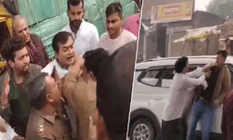 വാരാണസിയിൽ പോലീസ് ഉദ്യോഗസ്ഥന് നേരെ ആൾക്കൂട്ട മർദ്ദനം
