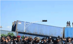 റോഡുകൾ അടച്ചു, മൊബൈൽ ഫോണുകൾ പ്രവർത്തിക്കില്ല, ഒത്തുചേരൽ നിരോധിച്ചു; ഇസ്ലാമാബാദിൽ ലോക്ക്ഡൗൺ