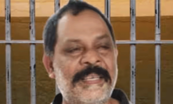 വിൽക്കാനായി സൂക്ഷിച്ചുവെച്ചിരുന്നത് 30 ലിറ്റർ വിദേശ മദ്യം; കഴക്കൂട്ടത്ത് മദ്ധ്യവയസ്കനെ എക്സൈസ് പിടികൂടി