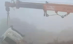 ഉത്തര്‍പ്രദേശിലെ ബറേലി-പിലിഭിത് സംസ്ഥാന പാതയില്‍  ഗൂഗിൾ മാപ്പ് നോക്കി സഞ്ചരിച്ച   കാര്‍ കനാലില്‍ വീണു