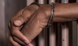 പ്രായപൂര്‍ത്തിയാകാത്ത പെണ്‍കുട്ടി പ്രസവിച്ചു ; സംഭവത്തില്‍ കുട്ടിയുടെ മാതാവും കുട്ടിയെ വിവാഹം കഴിച്ച യുവാവും അറസ്റ്റില്‍ ; ചൈല്‍ഡ്‌ലൈനില്‍ പരാതി നല്‍കിയത് പെണ്‍കുട്ടിയുടെ സഹോദരന്‍