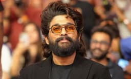 'പുഷ്പയെ' പൊക്കിയത് 'പുഷ്പം' പോലെ ; വീട്ടിലേക്ക് പാഞ്ഞെത്തിയ പോലീസുകാര്‍ക്കെതിരേ ആഞ്ഞടിച്ച് അല്ലു അര്‍ജുന്‍ ; കിടപ്പുമുറിയിലേക്ക് കടന്നുവന്നു, വസ്ത്രം മാറാന്‍ സമ്മതിച്ചില്ല